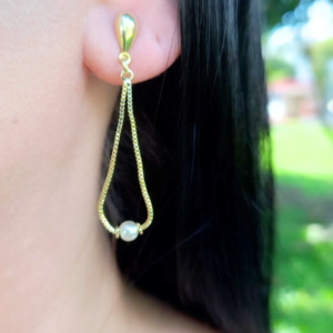 Brinco alongado com pérola