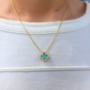 Colar trevo verde esmeralda